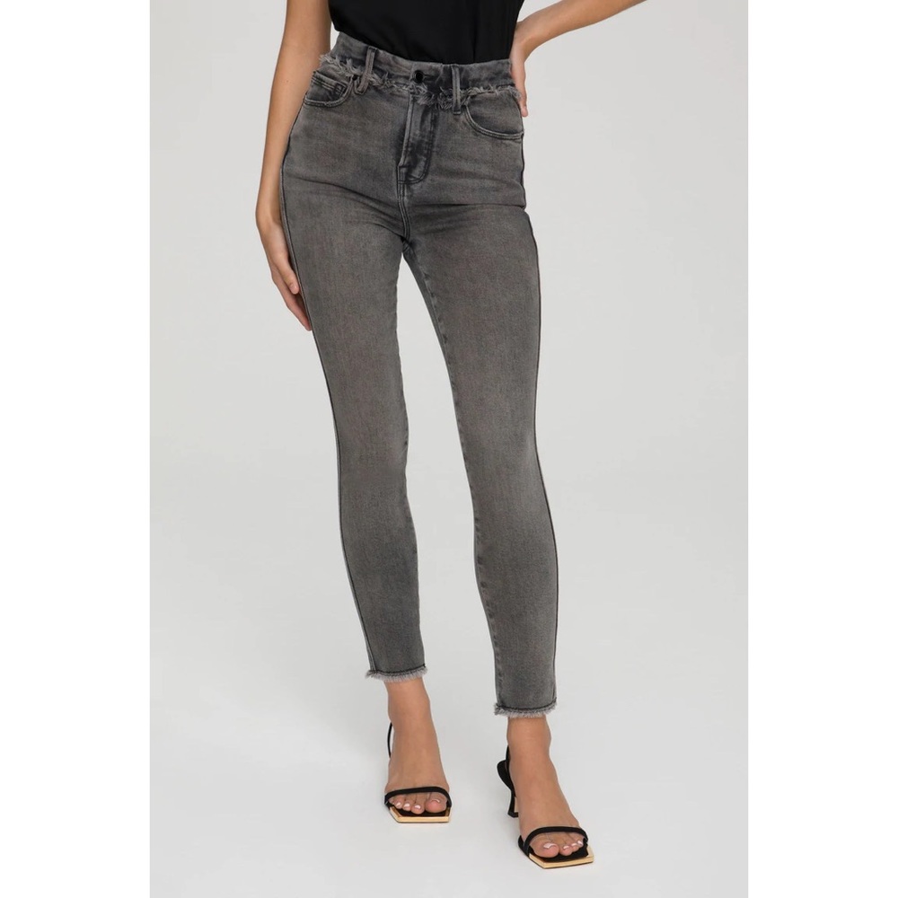 Good American Good Curve Skinny Crop in Gray 26